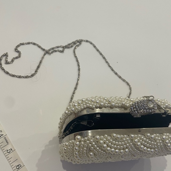 Elegant Pearl Clutch - Picture 2 of 2